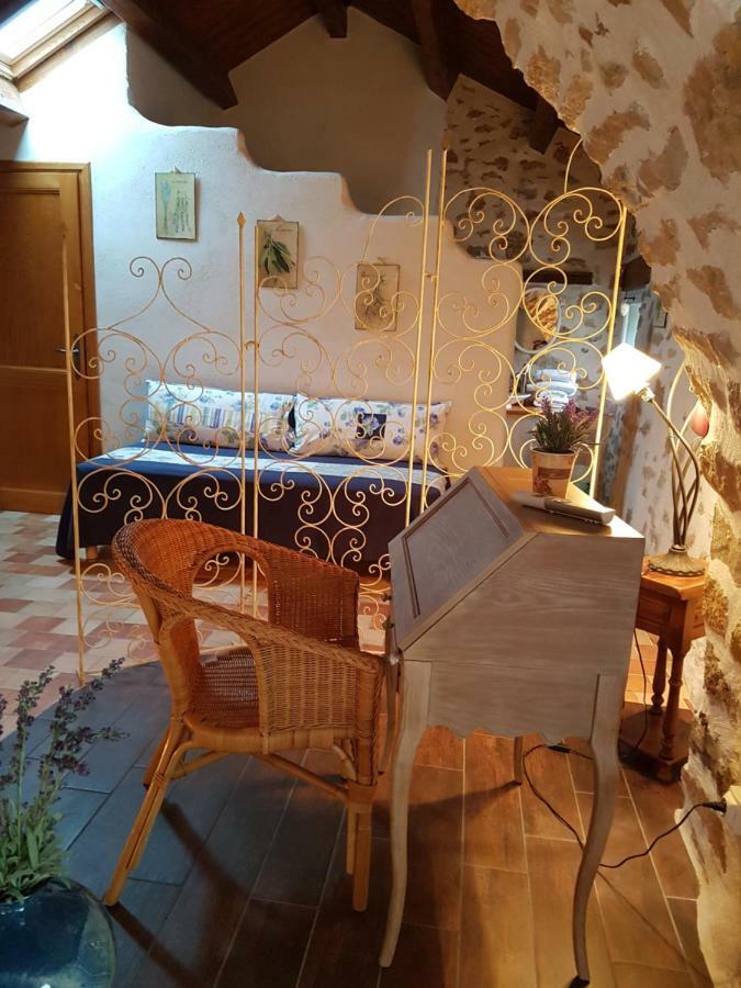La Terrasse De Peyre Bed & Breakfast Compregnac Bagian luar foto